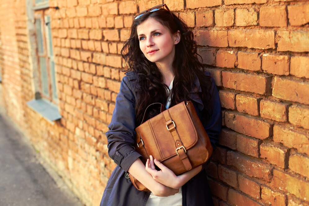 Leather Wallets for Women: The Perfect Travel Companion